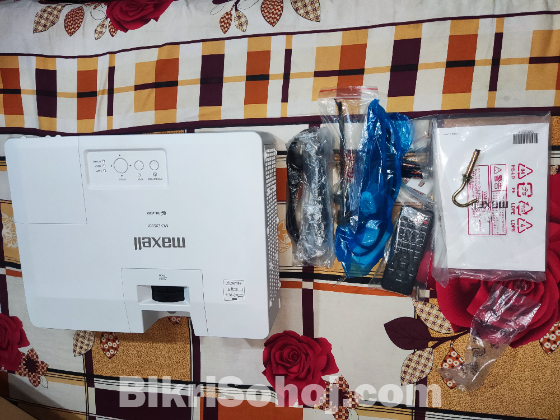 Maxell MC EX5001 Projector